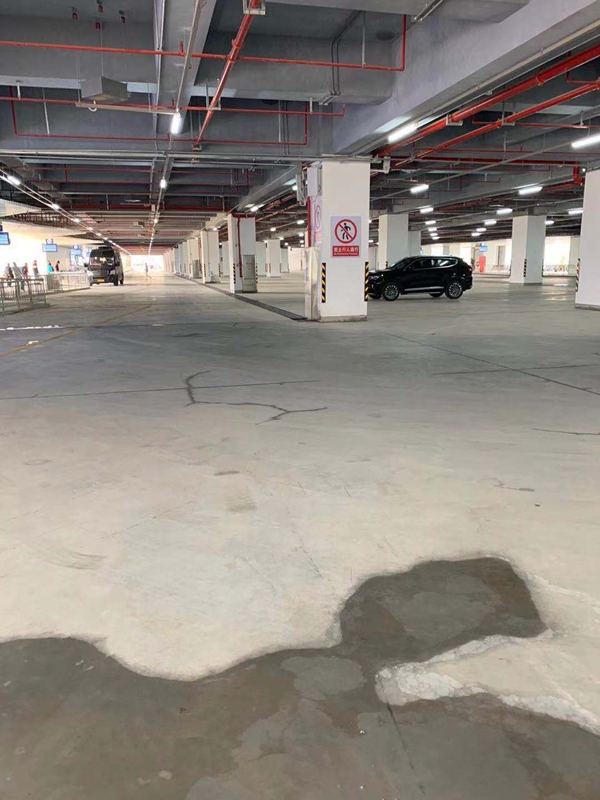 通道原色+固化，车位铁绿金刚砂地坪项目