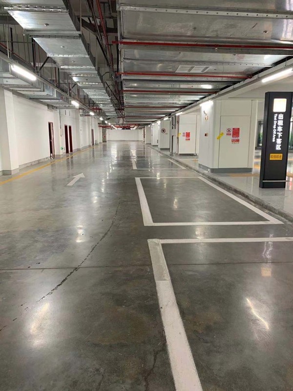 通道原色+固化，车位铁绿金刚砂地坪项目