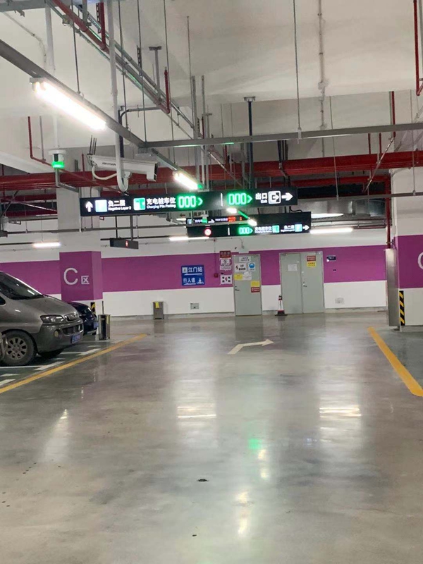 通道原色+固化，车位铁绿金刚砂地坪项目